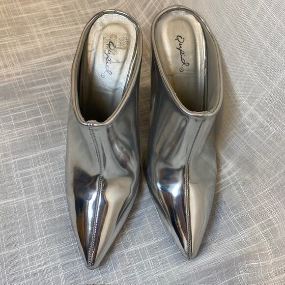 Qupid Heeled Silver Mirror Patent Leatherette 4 inch Heeled Mules Womens 8.5 - Picture 4 of 7